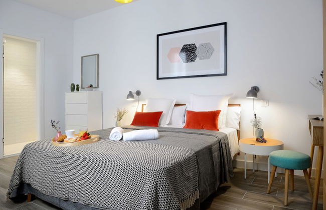 NQN Aparts & Suites Madrid - Photo 18
