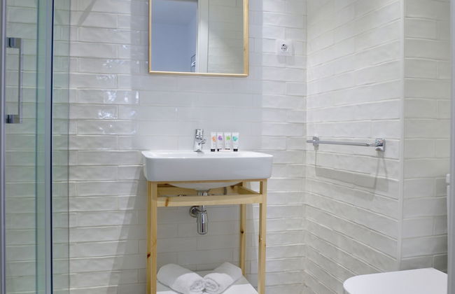 NQN Aparts & Suites Madrid - Photo 44