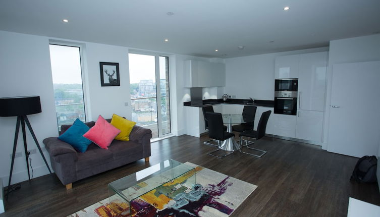 Photo 1 - High view 2 Bedroom apt - Woolwich