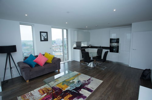 Photo 1 - High view 2 Bedroom apt - Woolwich