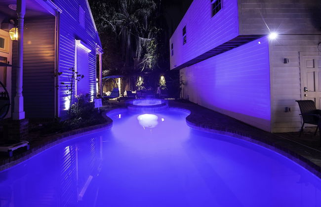 Best Location! 4 BR! Next to French QT by YouRent - Foto 1