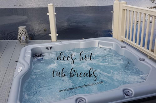 Photo 11 - Lakeside Hot tub Holiday Tattershall Lakes