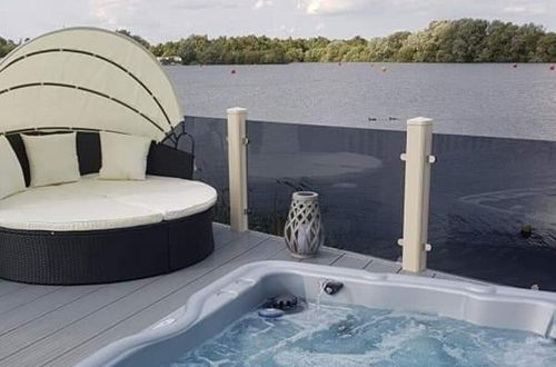 Photo 17 - Lakeside Hot tub Holiday Tattershall Lakes