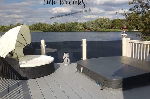 Photo 15 - Lakeside Hot tub Holiday Tattershall Lakes