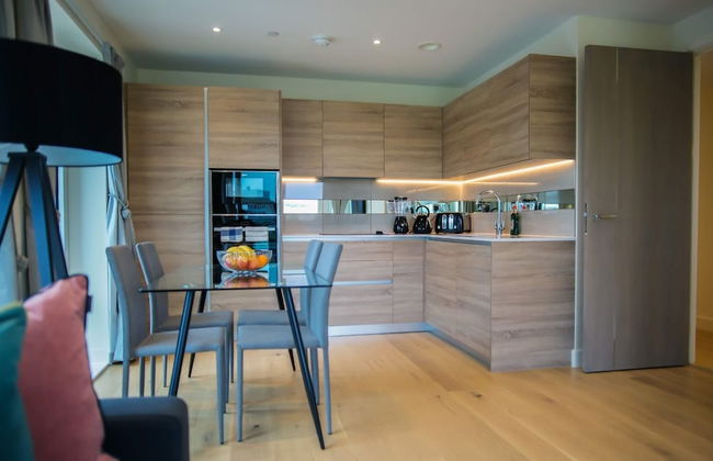 Thames View 2 Bed Apartment With Balcony - Foto 15