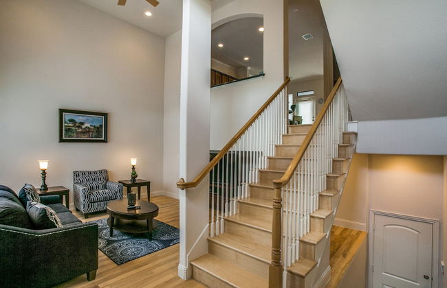 Stylish 3 bedroom Town Home at shops at - Photo 10