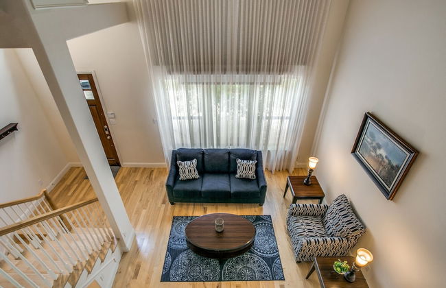 Stylish 3 bedroom Town Home at shops at - Photo 11