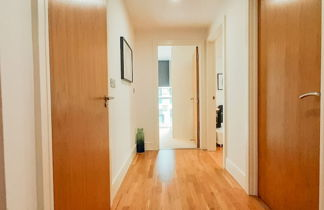 Photo 2 - Capacious Two bed Apt in Canary Wharf