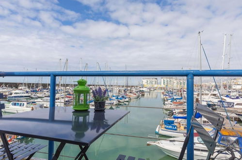 Photo 6 - On the Water 3 Waterside Studio Mezzanine Bedroom Terrace Overlooking the Harbour