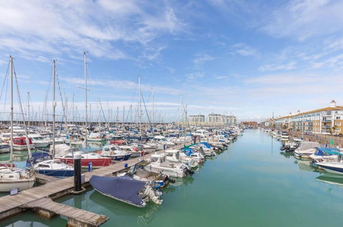 Photo 9 - On the Water 3 Waterside Studio Mezzanine Bedroom Terrace Overlooking the Harbour