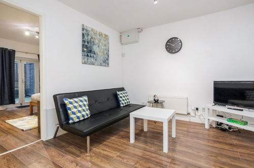 Photo 14 - Charming 1-bed Basement Apartment in Lewisham