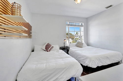 Photo 11 - Beautiful 2br, South Beach