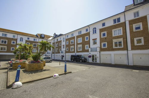 Photo 18 - Britannia Harbour View Parking by Brighton Holiday Lets