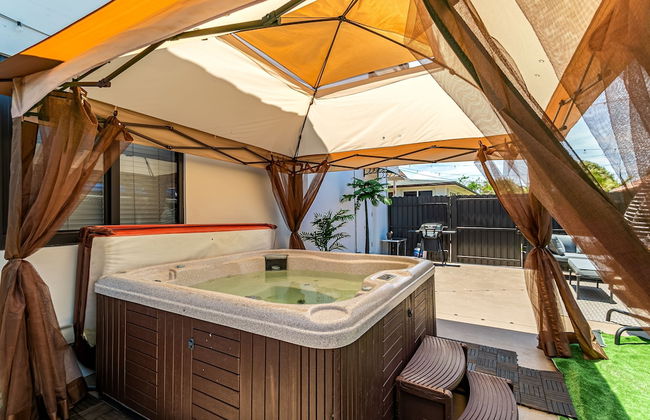 2 Bed2 Bath House with Backyard Jacuzzi - Foto 23
