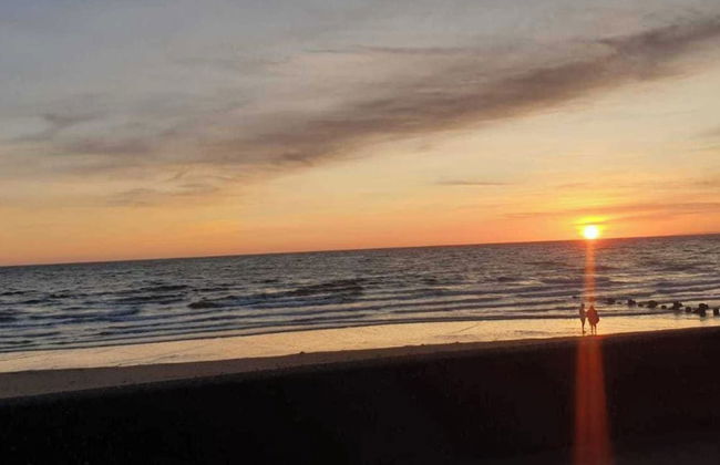 Seaview Apartment Sleeps 2 -patio -wifi -Tv - Foto 12