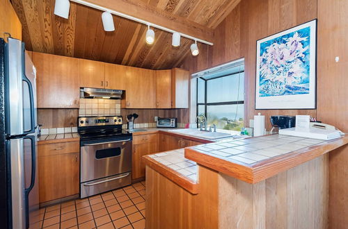 Photo 6 - Viglione Fireplace, Hot Tub, & Ocean Views