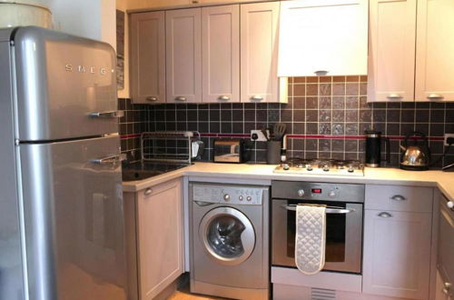 Photo 10 - Trendy 2BD Flat in West Hampstead