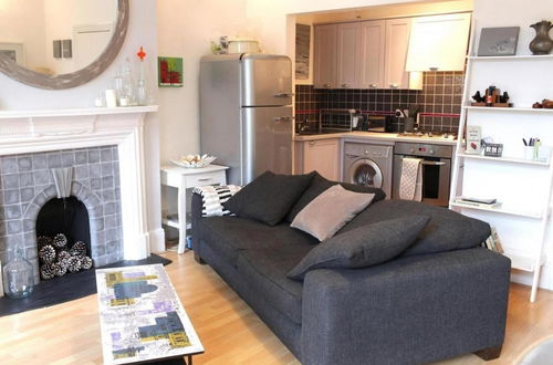 Photo 12 - Trendy 2BD Flat in West Hampstead