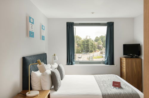 Photo 4 - HQ Aparthotel Farnborough