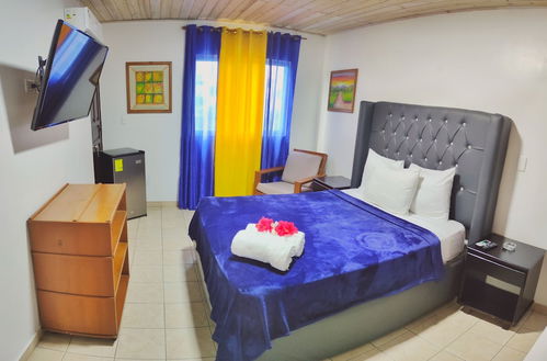 Photo 4 - Acuarium Suite Resort