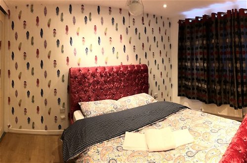 Foto 2 - Nice 3-bed House in Farnham Royal Slough