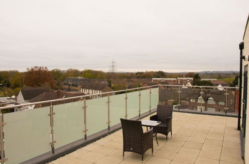 Photo 6 - Livestay - 3 bed Apt With Balcony Near Heathrow