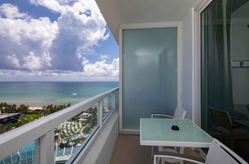 Photo 67 - Fontainebleau Miami Beach Private Luxury Suites