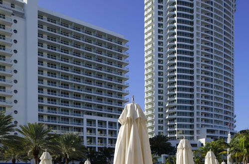 Photo 61 - Fontainebleau Miami Beach Private Luxury Suites