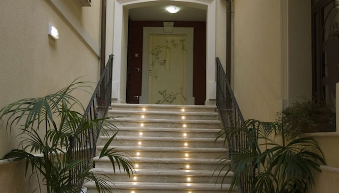 Photo 1 - Palazzo Reginella Residence Hotel