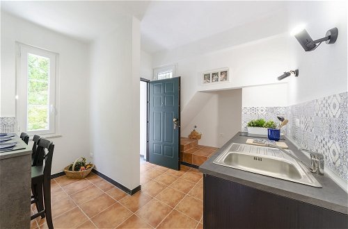 Photo 17 - Altido Pretty House in Vernazza Yard Apartment