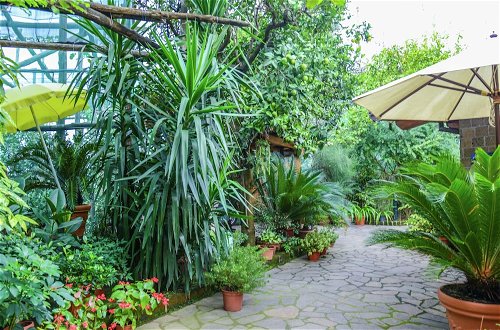 Photo 20 - Lavish Mansion in Sorrento With Garden