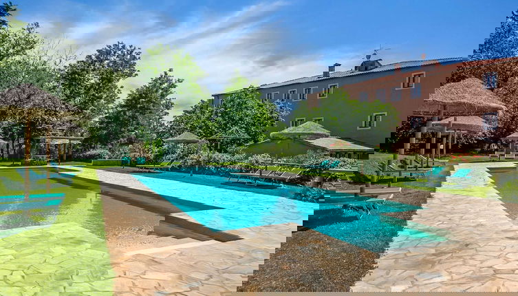 Foto 1 - Farmhouse in Montescudaio with Shared Pool near Sea & Park