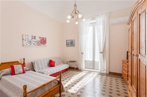 Photo 2 - Catania Central Apartment with Terrace