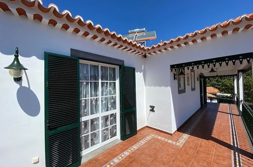 Photo 38 - Classic Tranquil Madeiran 4-bedroom Villa Funchal