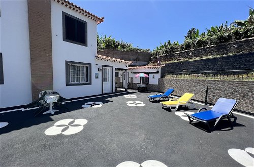 Photo 31 - Classic Tranquil Madeiran 4-bedroom Villa Funchal