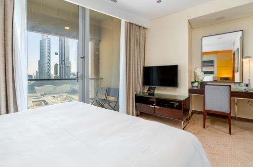 Foto 8 - SuperHost - Luxe Apt With Stunning Panoramic Burj Khalifa View I Address Dubai Mall