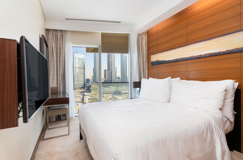 Photo 11 - SuperHost - Luxe Apt With Stunning Panoramic Burj Khalifa View I Address Dubai Mall