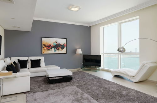 Foto 9 - Maison Privee - Jaw-Dropping Sea Vw in Luxury Apt w/Delux Fittings