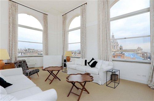Foto 4 - La Camelia an Elegant and Extravagant 2 Bedroom Apartment