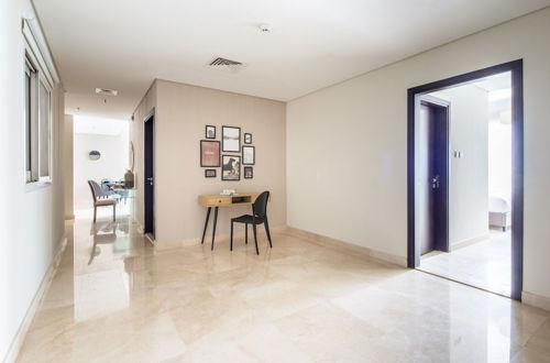 Photo 25 - Lavish 3BR With Study in Downtown Dubai