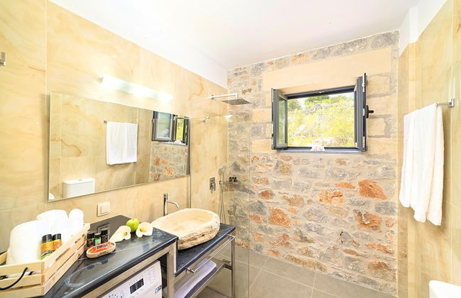 Villa Vardis Heated Pool - Photo 16