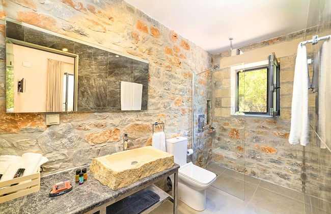 Villa Vardis Heated Pool - Photo 15