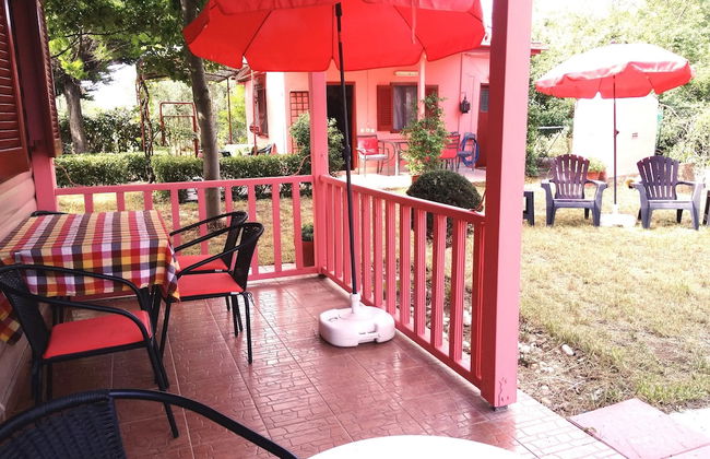 Wooden House near Sea - Photo 15