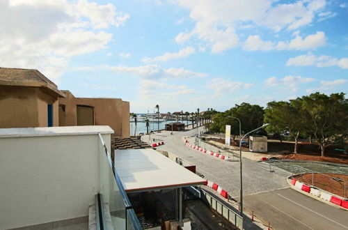 Photo 27 - Phaedrus Living: Seaside Executive Flat Harbour 202