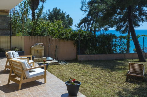 Photo 31 - Beachfront Villa by Halkidiki Villas