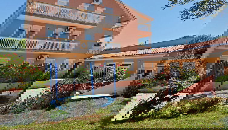 Photo 1 - Appealing Mobile Home in Banjole With Garden