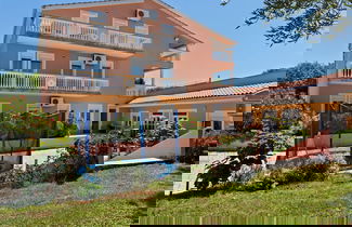 Foto 1 - Appealing Mobile Home in Banjole With Garden
