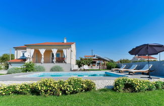 Photo 1 - Spacious Villa With Private Swimming Pool