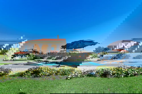 Photo 1 - Villa in Debeljak With Private Pool