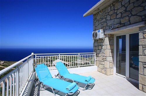 Photo 14 - Stunning 3-bed Villa in Agia Pelagia With Sea View